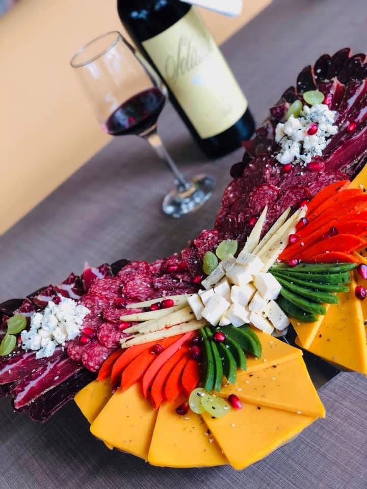 Плата, мезета и сирена