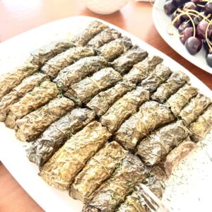 Постни лозови сармички с кисело мляко /400гр./